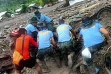 Landslides, flash floods kill 5 in Philippines