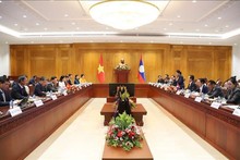 Lao leaders highly value legislative cooperation with Vietnam