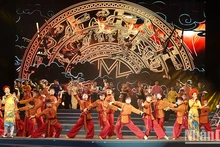 Ho Chi Minh City holds art programme marking Reunification Day