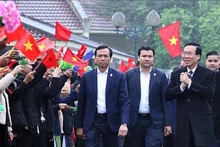 President attends ethnic spring festival in Hanoi’s suburban town