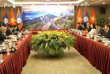 Vietnam, Laos vow to create economic breakthroughs