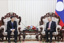 Lao official highly values friendship association's role in relations with Vietnam