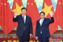 Vietnam gives top priority to developing relations with China: PM