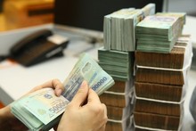 Government revenue reaches 898 trillion VND in five months