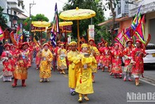 Hundreds of people flock to Hue Nam Temple Festival in Thua Thien Hue