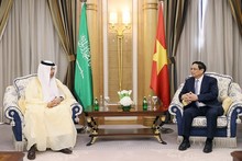 Prime Minister receives executives of Aramco, Saudi Fund for Development