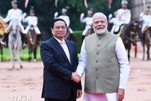 Indian PM hosts official welcome ceremony for Vietnamese counterpart