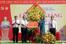 NA Vice Chairwoman attends opening ceremony for new school year in Bac Giang Province