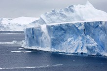 Antarctic winter sea ice hits 'extreme' record low