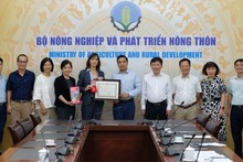 KfW Office Director awarded for contributions to Vietnamese agriculture