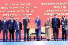 President To Lam hosts Cambodian alumni in Vietnam