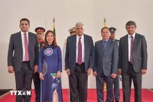 Ambassador presents credentials to Sri Lankan President