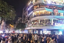 Around 402,000 tourists visit Hanoi on New Year holiday