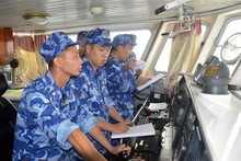 Vietnamese, Chinese coast guards conduct joint patrol in northern Gulf of Tonkin