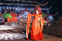 Fashion show brings spring atmosphere to Tam Chuc Pagoda tourist area