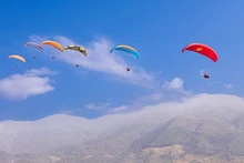 Lai Chau hosts second Open Putaleng Long Distance Paragliding Tournament