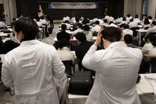 Solutions discussed to defuse healthcare crisis in RoK