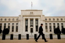 FED hesitates to reduce interest rates