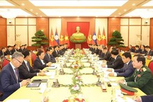 Vietnam, Laos issue joint statement