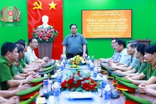 PM works with Dak Lak Province's Krong Pac police