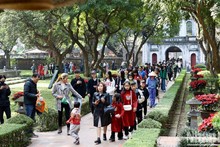 In Pictures: Tourists flock to the Temple of Literature to ask for calligraphy letters