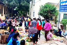 The rustic beauty of Na Meo Market