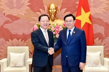 Samsung contributes to Vietnam's development: Top legislator