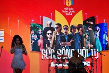 In Pictures: Rock show makes 2024 National Press Festival more vibrant