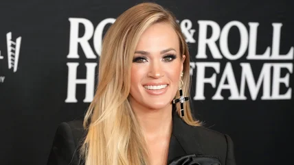 Những gì chúng ta biết về hai chị gái của Carrie Underwood