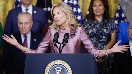 Không thể tin Jill Biden Wore