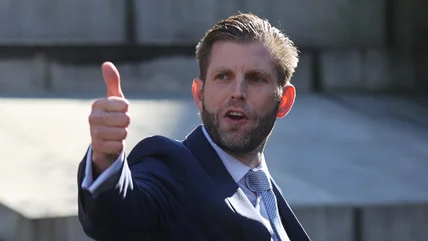 Mặt mờ ám của Eric Trump