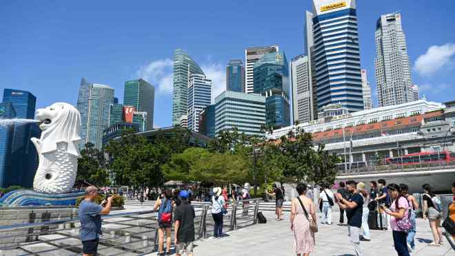 Singapore giữ chính sách tiền tệ chặt chẽ, giảm lạm phát