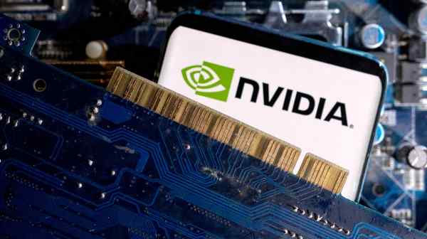 Nvidia goes big and U.S. chip projects stutter