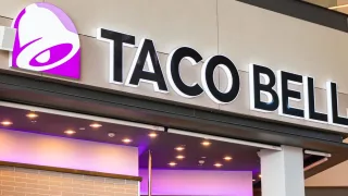 Taco Bell nhắm vào McDonald's với gà mới Mục trình đơn