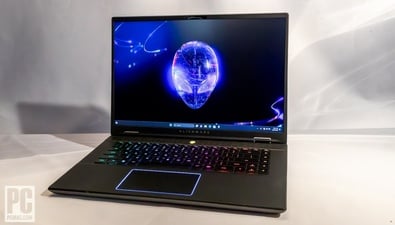 Đánh giá Alienware m16 R2