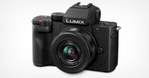 Máy ảnh Lumix G100D mới của Panasonic nâng cấp EVF và bổ sung thêm USB-C