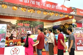 Phu Tho displays and introduces culture and tourism products in Dien Bien