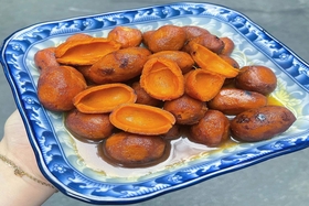 Simmered palm fruits in early winter