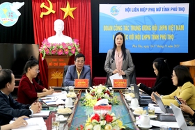 The Central Vietnam Women’s Union is active in the province.