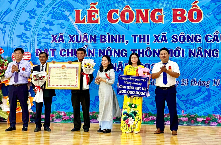 Sông Cầu: Công bố xã Xuân Bình đạt chuẩn nông thôn mới nâng cao