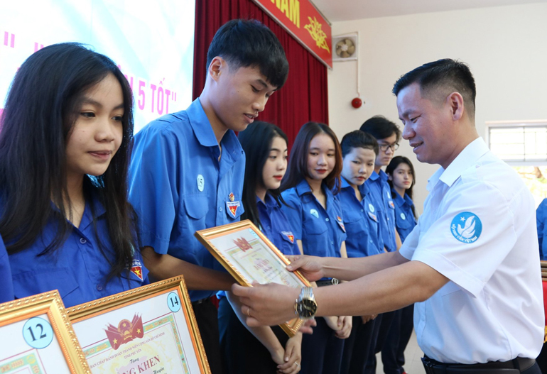 Tuyên dương Sinh viên 5 tốt, Học sinh 3 tốt, Học sinh 3 rèn luyện