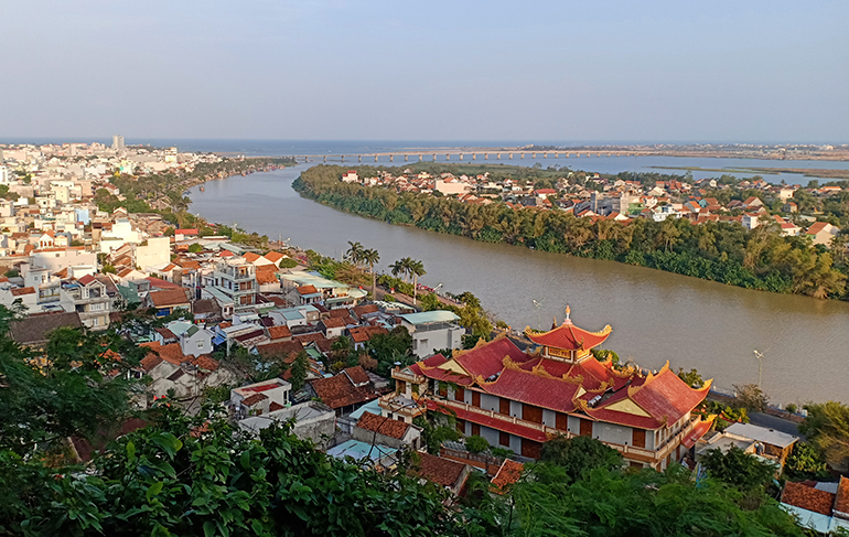 Ngập ngừng thu – thơ HOÀNG LAN PHƯƠNG