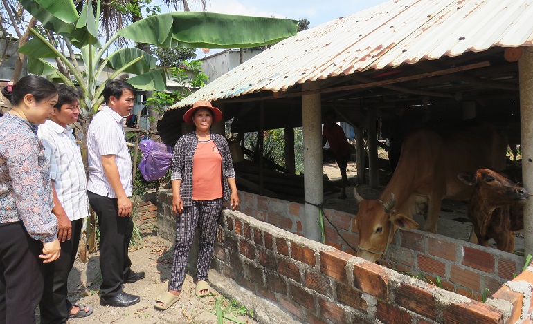 Hỗ trợ hộ nghèo phát triển kinh tế