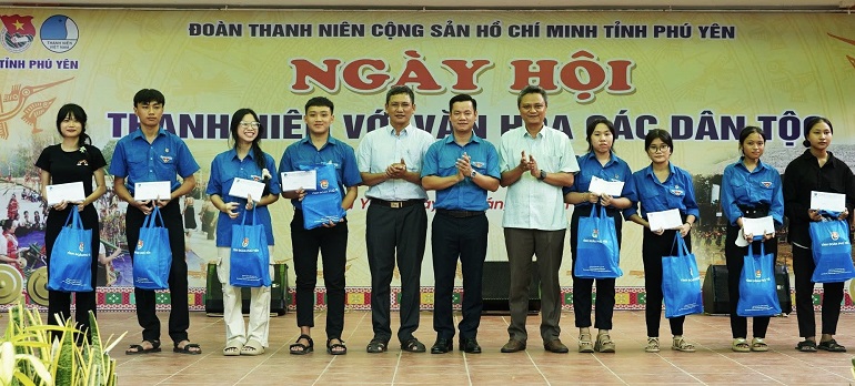 Sôi nổi Ngày hội thanh niên với văn hóa các dân tộc