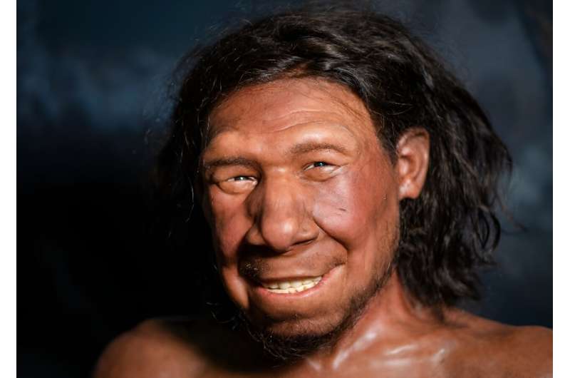 Có phải sự thiếu sót của việc nâng-lên-và-đi-chết của người Neanderthal?