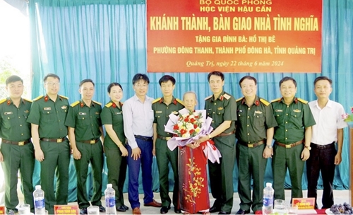 Học viện Hậu cần trao tặng nhà tình nghĩa tại tỉnh Quảng Trị