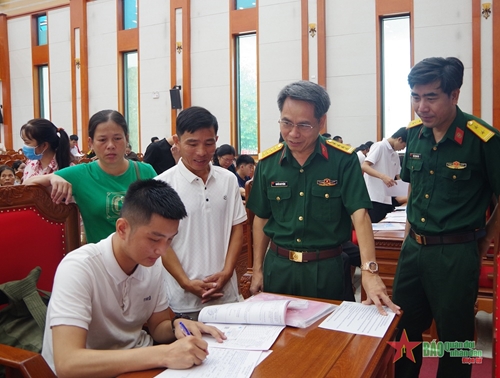 Trường Sĩ quan Thông tin tiếp nhận học viên đào tạo sĩ quan chỉ huy tham mưu thông tin trình độ đại học