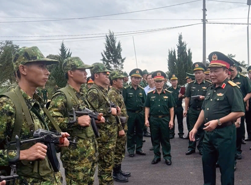 Thượng tướng Hoàng Xuân Chiến kiểm tra công tác chuẩn bị Giao lưu biên giới Việt Nam - Lào