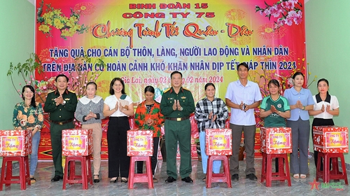 Công ty 75 (Binh đoàn 15): Trao 6.000 suất quà Tết tặng người lao động và nhân dân trên địa bàn