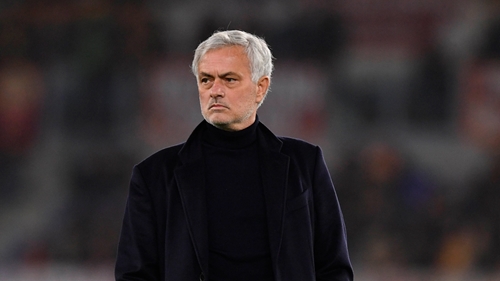 HLV Jose Mourinho rời AS Roma